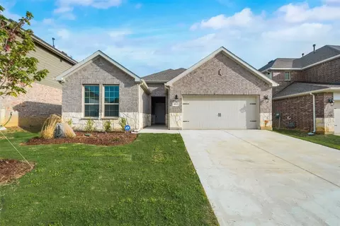 10517 Autumn Leaves Ln, Aubrey, TX 76227