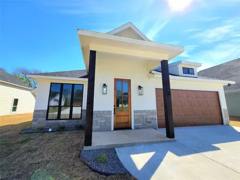 116 Vaughn Meadows Dr, Tom Bean, TX 75489