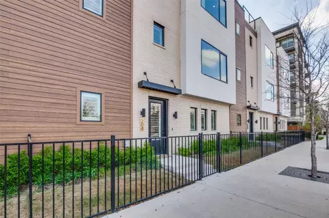 2633 Reagan St #204, Dallas, TX 75219
