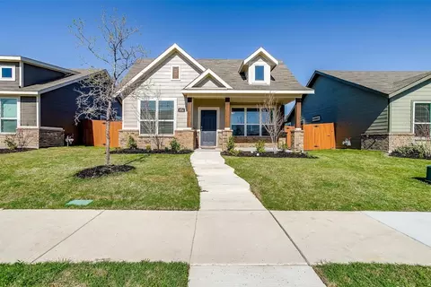 3744 Honey Daisy Dr, Crandall, TX 75114
