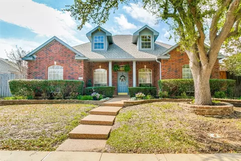 1120 Valley Oaks Dr, Lewisville, TX 75067