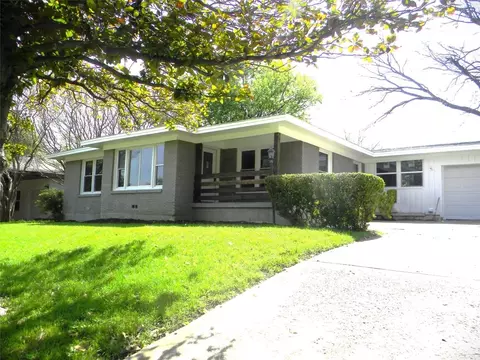 4462 Ridgevale Rd, Fort Worth, TX 76116