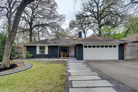 1519 Country Forest Ct, Grapevine, TX 76051