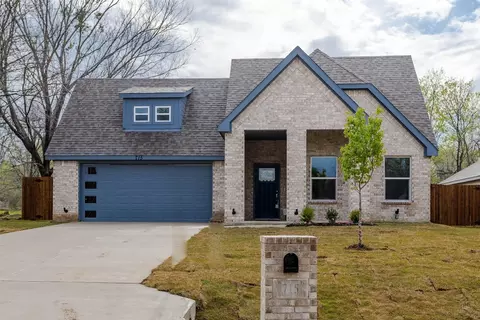 715 Mineral Wells St, Terrell, TX 75160