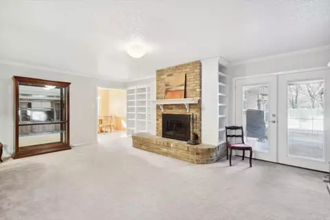 Living - 302 Shadow Ln, Euless, TX 76039 photo 1 of 4