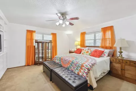 Bedroom - 302 Shadow Ln, Euless, TX 76039 photo 2 of 6