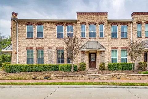 218 Belleville Dr, Lewisville, TX 75057