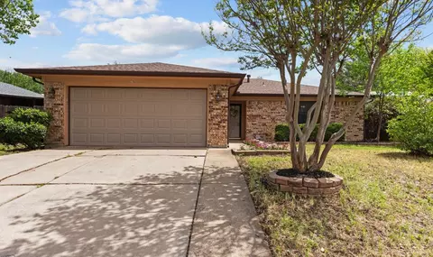 7112 Wayfarer Trl, Fort Worth, TX 76137