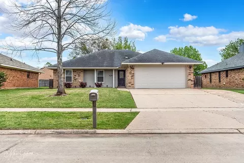 5718 Bluebonnett Dr, Bossier City, LA 71112