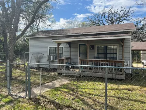 111 Austin St, Palestine, TX 75803