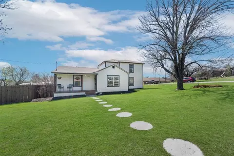 395 W 1st St, Rhome, TX 76078