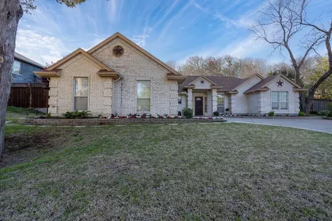 719 Sleepy Hollow Dr, Cedar Hill, TX 75104