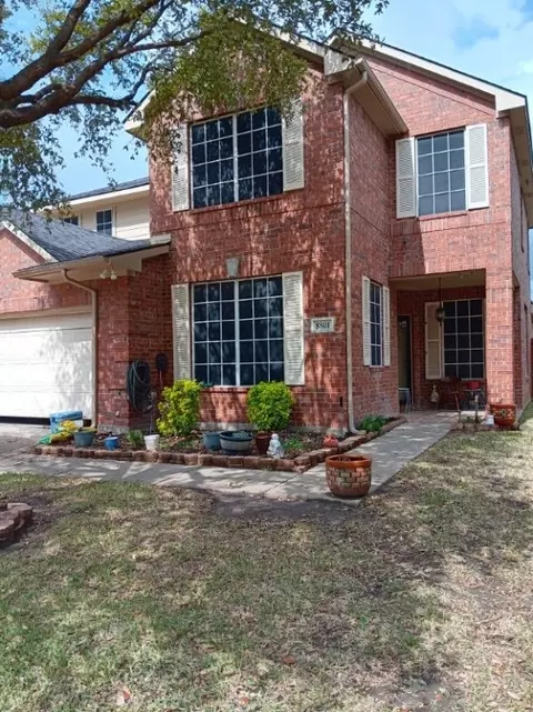 8801 Friendswood Dr, Fort Worth, TX 76123