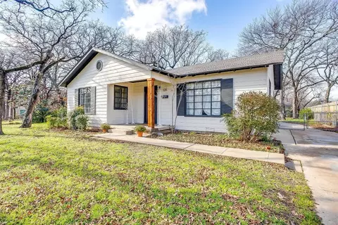 1211 Churchill Rd, River Oaks, TX 76114