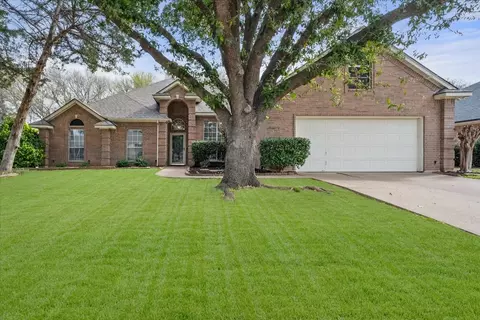 1410 Creekside Dr, Mansfield, TX 76063