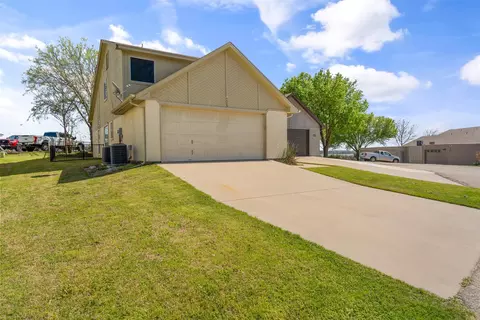 4515 Overlook Ct, Granbury, TX 76049