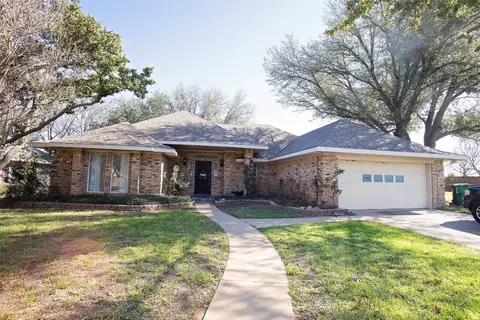 108 Mustang Dr, Graham, TX 76450