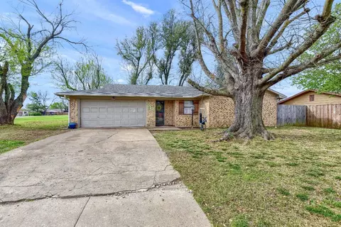 414 W Mclain Dr, Sherman, TX 75092