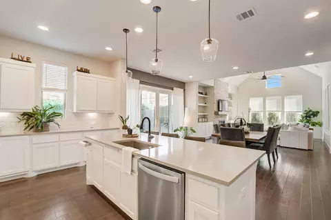 8060 Sarahville Dr, Dallas, TX 75252