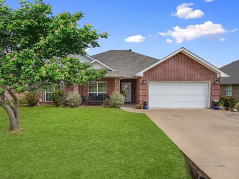 4019 Cherokee Ct, Granbury, TX 76048