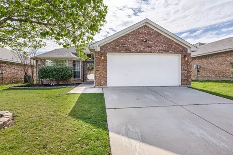 10820 Middleglen Rd, Haslet, TX 76052
