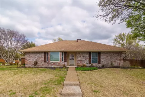 301 S Lakeshore Dr, Rockwall, TX 75087
