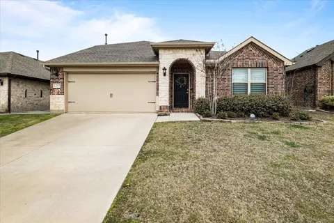 1253 Pleasant Knoll Trl, Aubrey, TX 76227