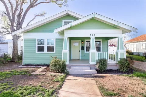 505 W 11th St, Brady, TX 76825