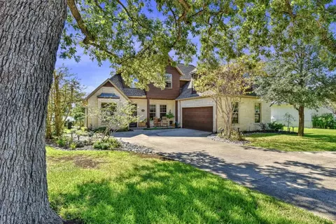 135 Blackfoot Trl, Lake Kiowa, TX 76240