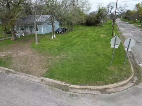 520 N 3rd St, Corsicana, TX 75110