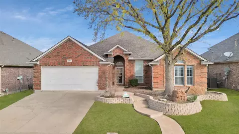 2717 Alpena Dr, Fort Worth, TX 76131