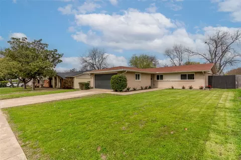 912 Prestwick Ln, Richardson, TX 75080