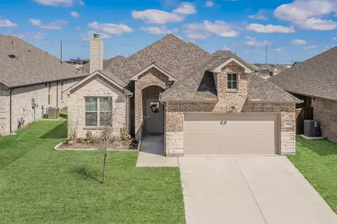 213 Oak Creek Dr, Lavon, TX 75166