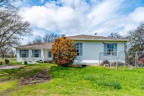 200 S Fir St, Celeste, TX 75423