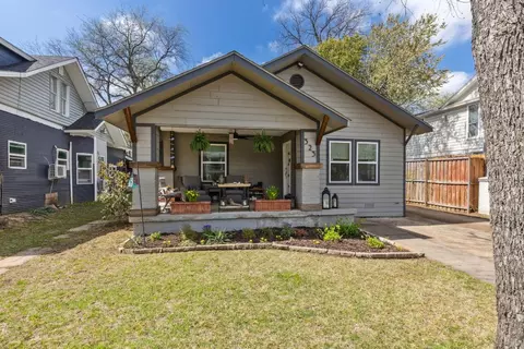 323 S Montreal Ave, Dallas, TX 75208