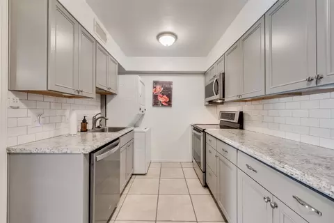 4030 Ridglea Country Club Dr #805, Fort Worth, TX 76126