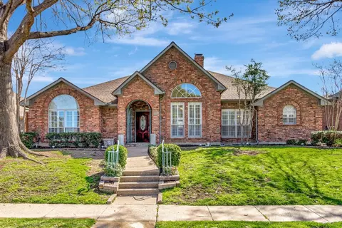 2920 Cambridgeshire Dr, Carrollton, TX 75007