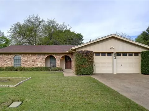 804 Opal St, Saginaw, TX 76179