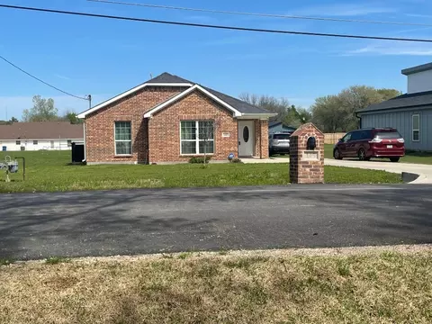 145 Beckleyside Dr, Dallas, TX 75241