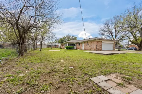 Exterior - 105 Beard Dr, Itasca, TX 76055 photo 3 of 4