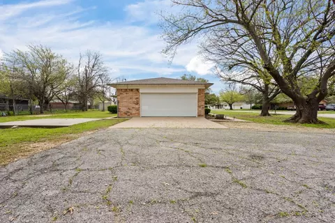 Exterior - 105 Beard Dr, Itasca, TX 76055 photo 2 of 4