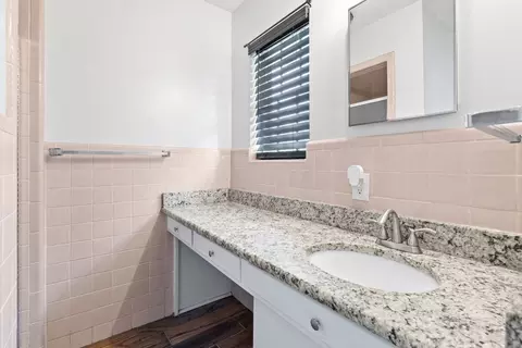 Bath - 105 Beard Dr, Itasca, TX 76055 photo 1 of 3