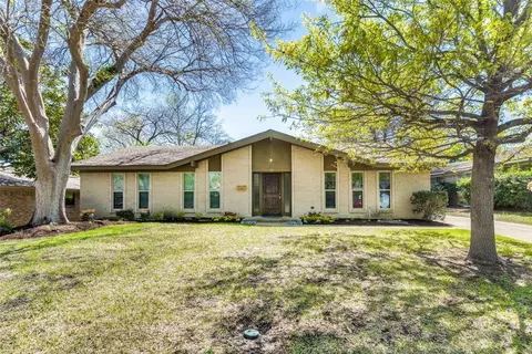 321 Oakcrest Dr, Richardson, TX 75080