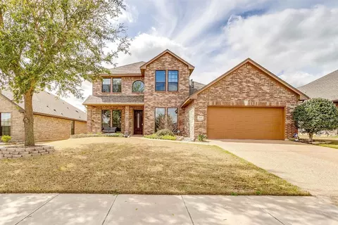 7500 Hillstone Dr, Benbrook, TX 76126
