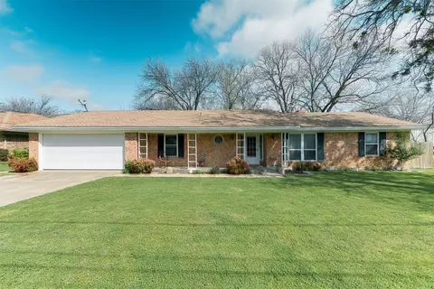 713 Bluebird St, Fort Worth, TX 76140