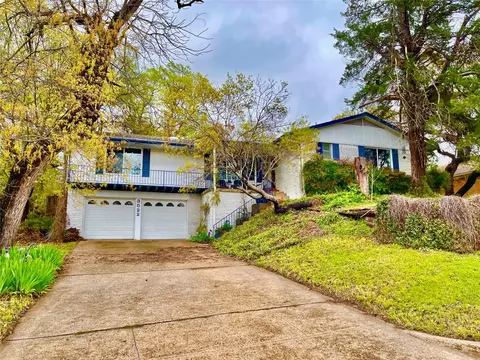 3522 Rock Bluff Dr, Dallas, TX 75227
