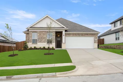512 Lakeway Ln, Justin, TX 76247