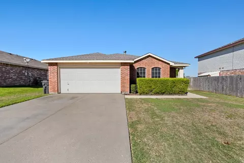 1027 Mazourka Dr, Arlington, TX 76001