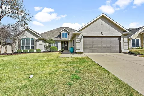 9125 Grandview Dr, Denton, TX 76207