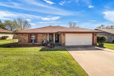 1107 Kay Dr, Weatherford, TX 76086